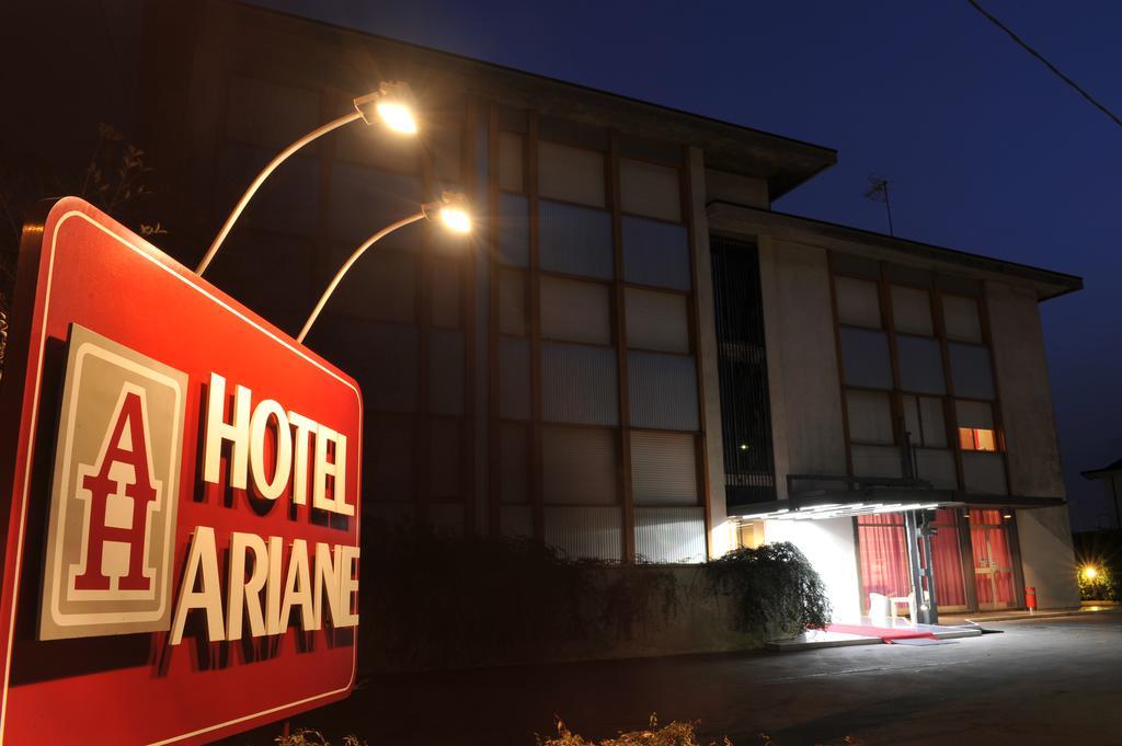 Hotel Ariane Тьене Экстерьер фото